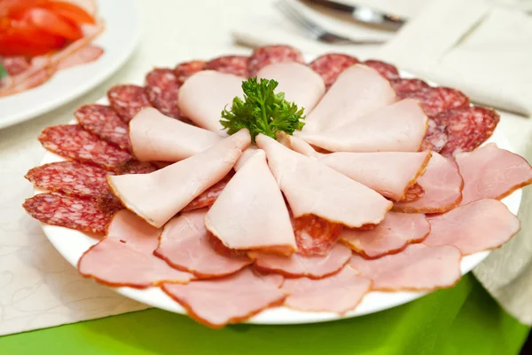 Mięso na talerz — Zdjęcie stockowe