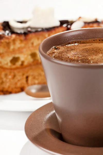 Pastel de chocolate con café — Foto de Stock