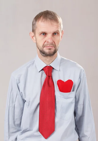 Kırmızı kalpli adam — Stok fotoğraf