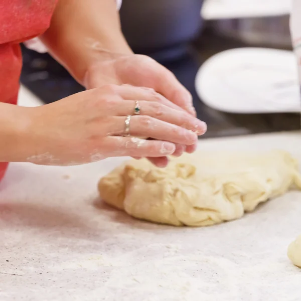 Dough and hands closeup — Stock Photo, Image
