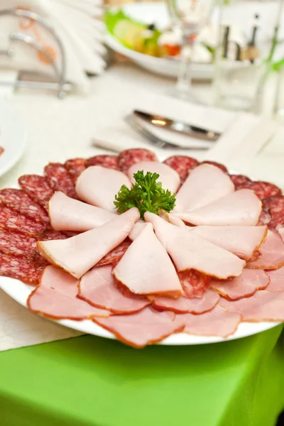 Carne en el plato — Foto de Stock