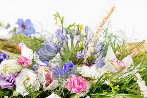 Boeket van kleurrijke bloemen — Stockfoto