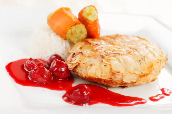 Chicken with cherry sauce — Stock Photo, Image