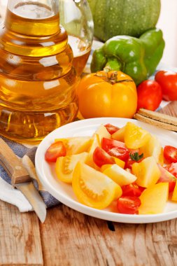 taze domates salatası