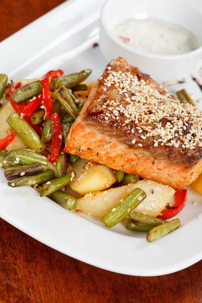 stock image Fish steak with vegetables