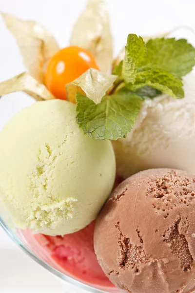 Cucharadas de helado —  Fotos de Stock