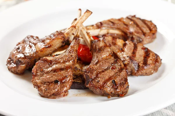 Costillas de carne a la brasa —  Fotos de Stock