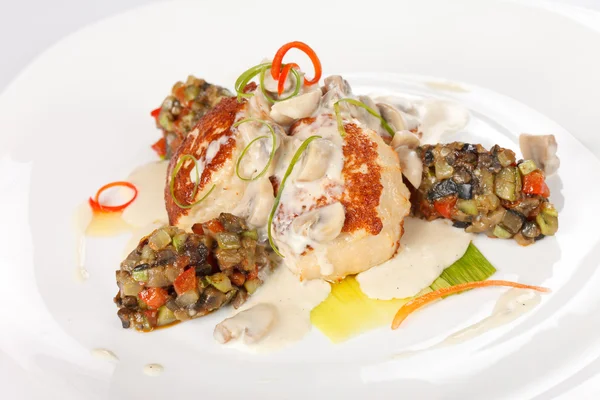 Chuleta de pescado con verduras —  Fotos de Stock
