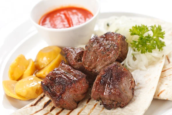 Smażone mięso z sosem — Zdjęcie stockowe