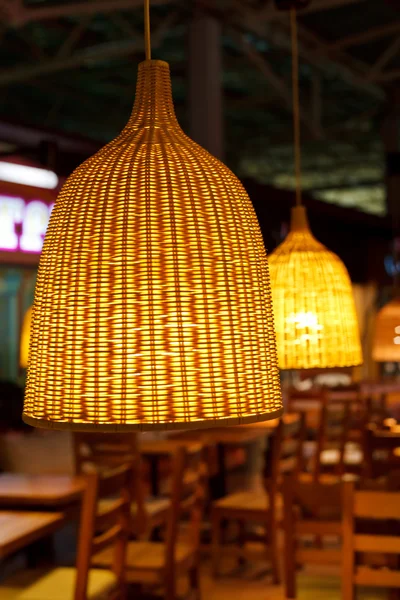 Лампа в кофейне — стоковое фото