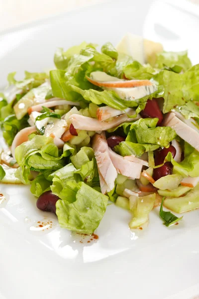 Gemengde salade met ei — Stockfoto
