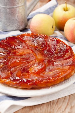 tarte tatin elmalı