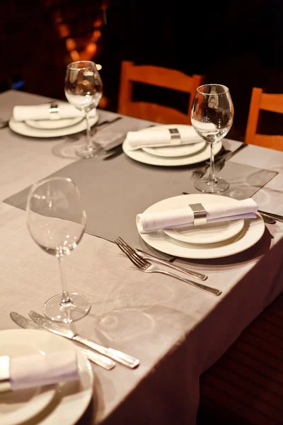 Tablas preparadas para la comida —  Fotos de Stock