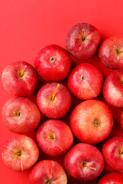 Fond avec des pommes rouges fraîches — Photo