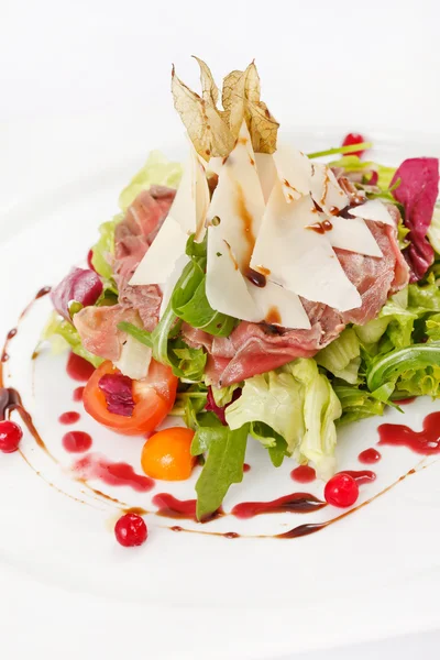 Salade met rundvlees — Stockfoto