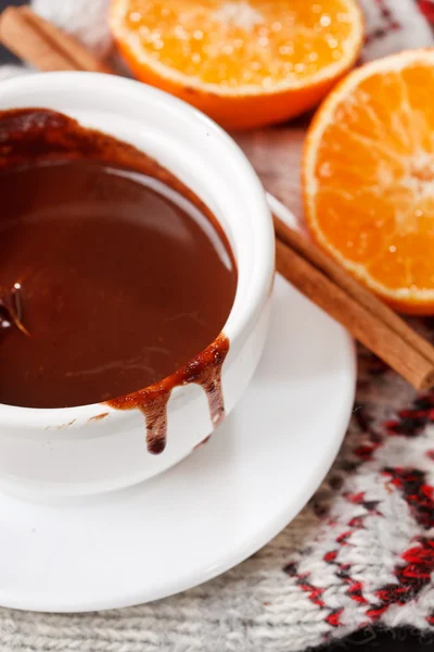Warme chocolademelk met Mandarijn en kaneel — Stockfoto