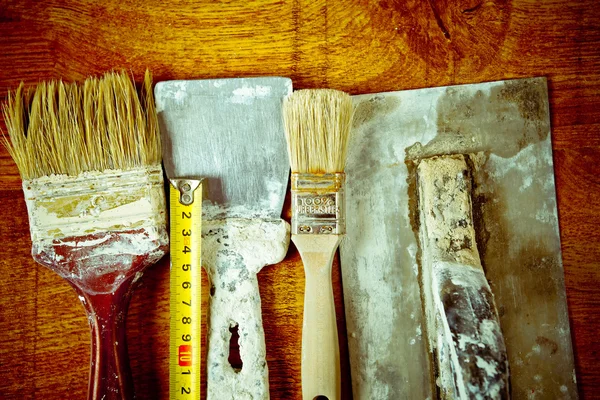 Διαφορετικά εργαλεία σε ξύλινο φόντο. — Φωτογραφία Αρχείου