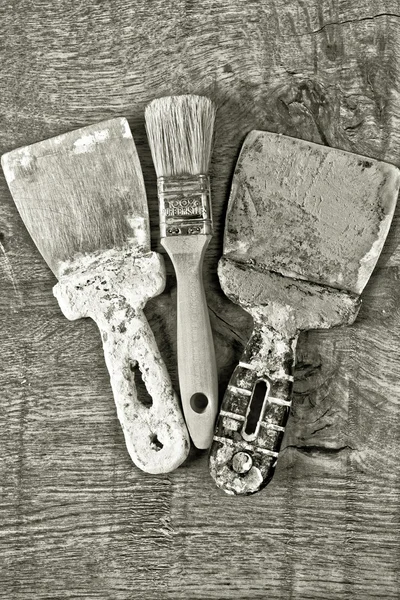 Różne narzędzia na drewnianym tle. — Zdjęcie stockowe