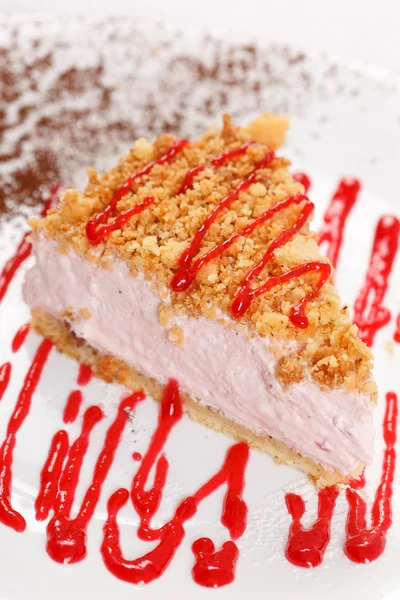 Cake with strawberry ice cream — Stock Photo, Image