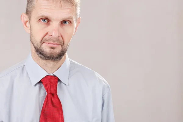 Бізнесмен з червоною краваткою — стокове фото