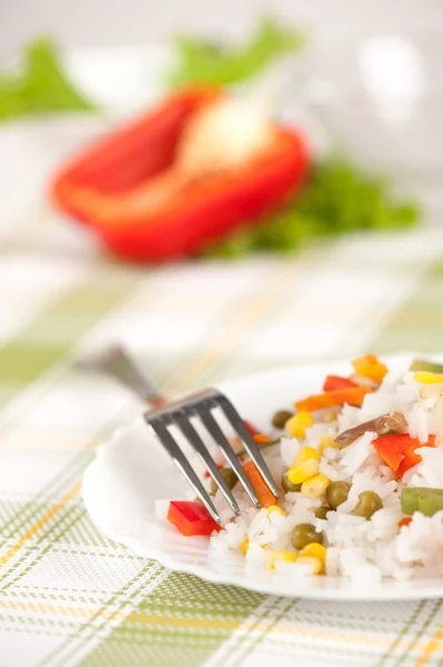 Plato de arroz con verduras —  Fotos de Stock