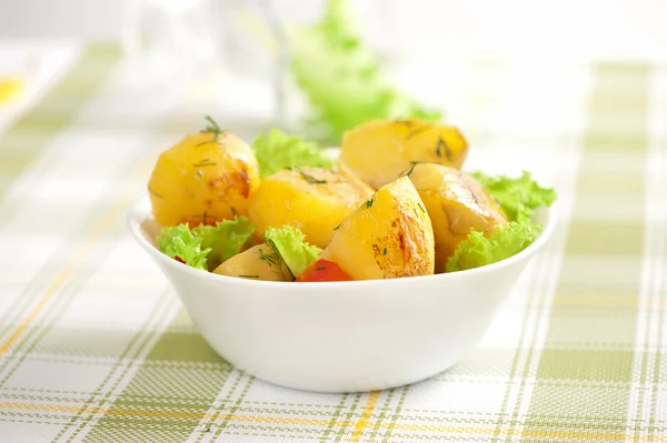 Жареный картофель с овощами — стоковое фото