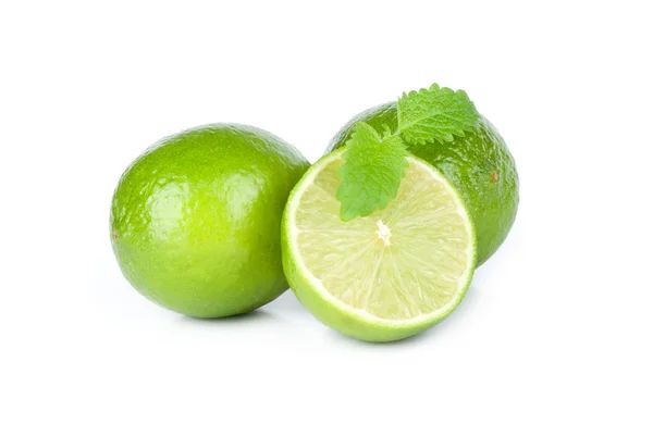 Limonlar beyazda izole — Stok fotoğraf