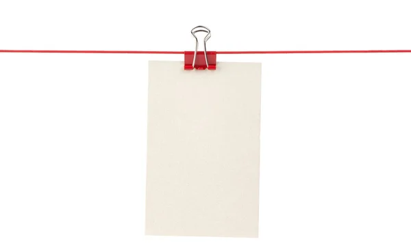 Hojas de papel en blanco en una cuerda — Foto de Stock