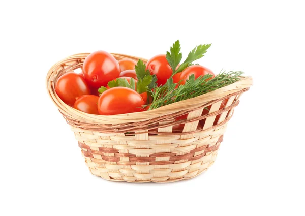 Korb mit Tomaten — Stockfoto
