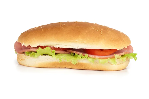 Grote sandwich op witte achtergrond — Stockfoto