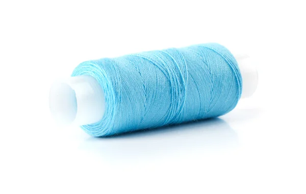 Filo bobina blu isolato su bianco — Foto Stock