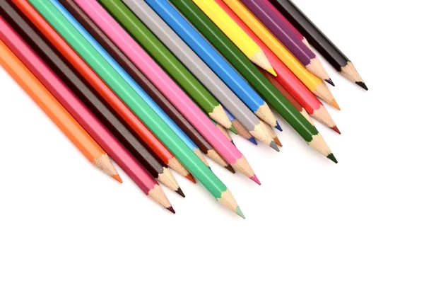 Kolorowe ołówki izolowane na białym tle zbliżenie — Zdjęcie stockowe
