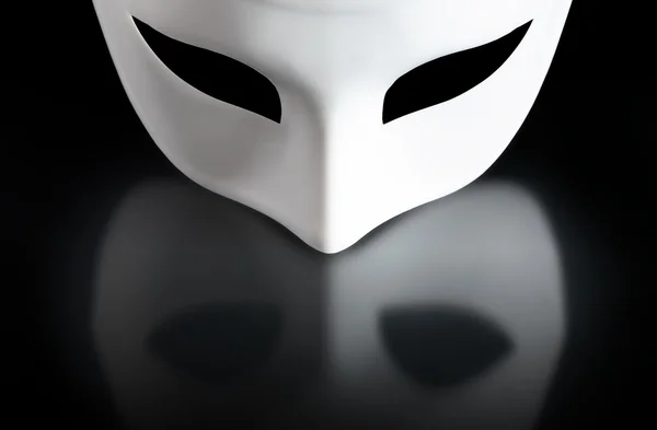 Maske auf schwarz — Stockfoto