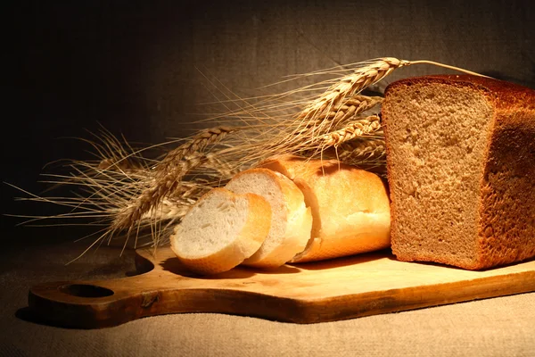 Bread And Wheat — Stock Photo, Image
