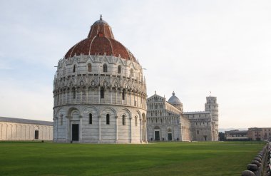 Pisa Katedrali ve vaftizhane