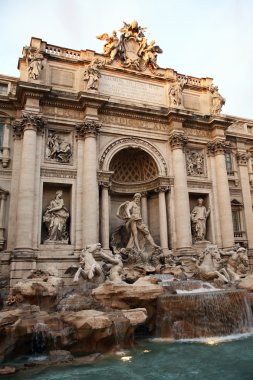 Roma 'daki Trevi Çeşmesi