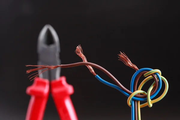 Nippers And Wire — Stock Photo, Image