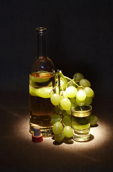 Víno na tmavé — Stock fotografie
