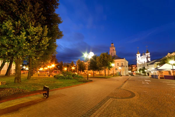 Tipo de cidade noturna, Vitebsk, Bielorrússia — Fotografia de Stock