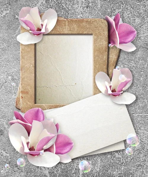 Grunge frame met rozen en papier — Stockfoto