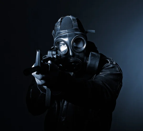 Terrorista con máscara de gas — Foto de Stock
