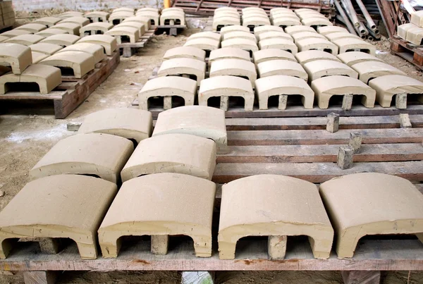Tradycyjny dach dachówka produkcji — Zdjęcie stockowe