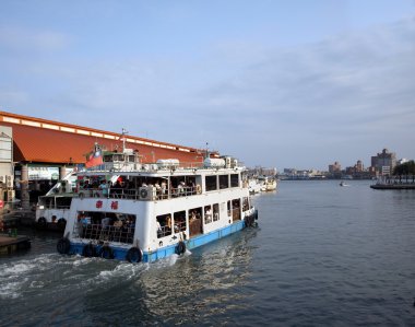 velas Kaohsiung harbor ferry Isla de chijin