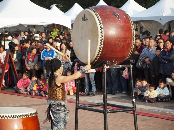 Tambores japoneses actúan en Kaohsiung, Taiwán — Foto de Stock