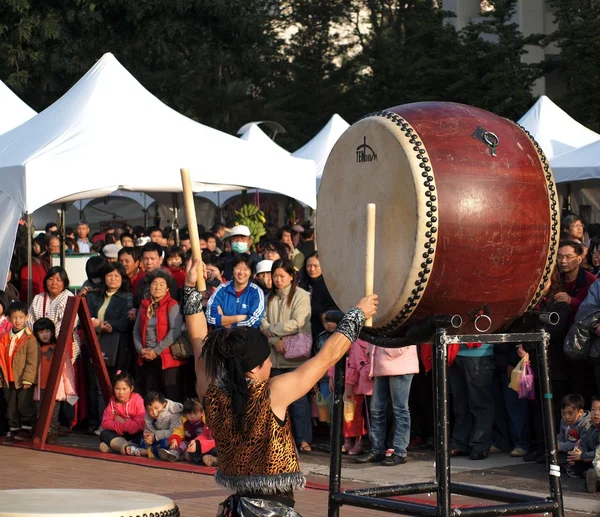 Japanse drummers uitvoeren in kaohsiung, taiwan — Stockfoto