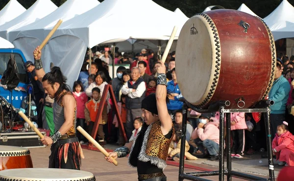Японських барабанщиків виконувати в Гаосюн, Тайвань — стокове фото