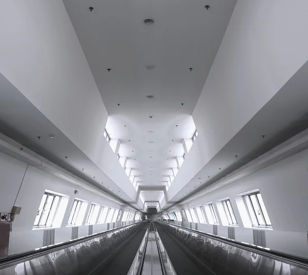 Long Walkway with Escalators — Stock Photo, Image