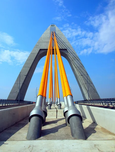 现代斜拉桥 — 图库照片