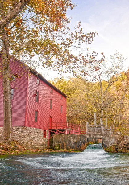 Alley spring mill house — Stock Photo, Image