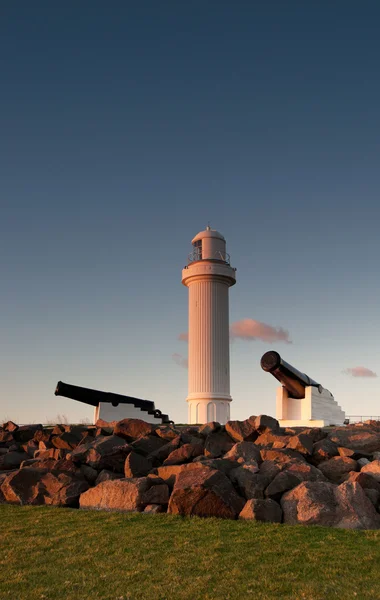 Lighthouse and cannons at wollongong — Stock Photo, Image